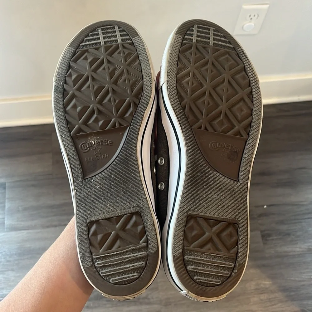 Converse Low-Top Sneakers in Gray and White - Picture 6 of 6